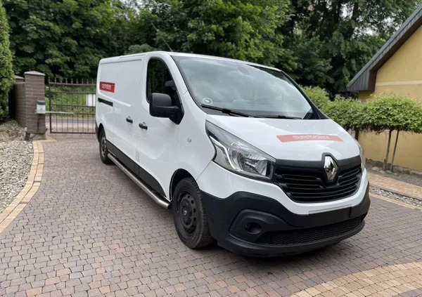 samochody osobowe Renault Trafic cena 36000 przebieg: 186000, rok produkcji 2015 z Czarne